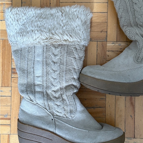 Women's Faux Fur Lined Boots - Beige - Picture 2 of 3